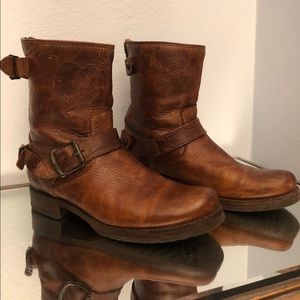 *FRYE Veronica* Cognac Back Zip Short Boot